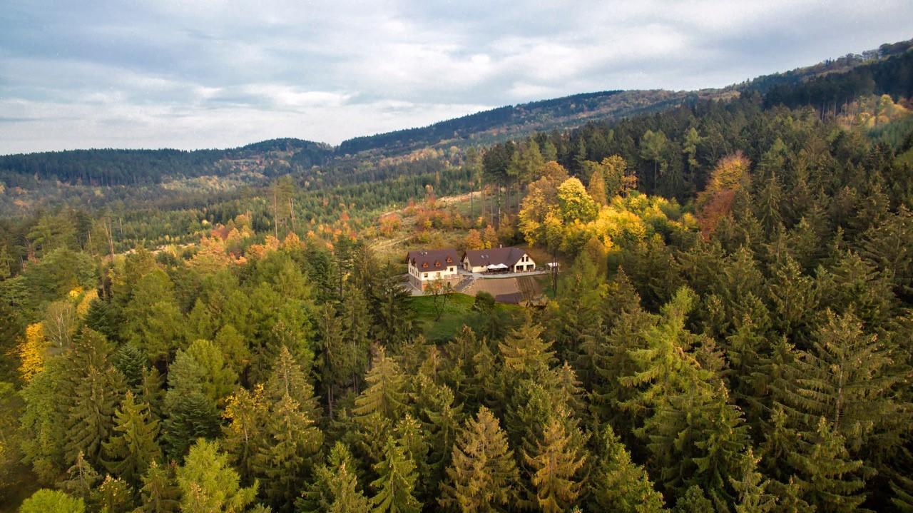 Hotel Penzion Na Kraji Lesa Valašské Meziříčí Exterior foto